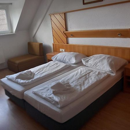 Hotel Familia Zamárdi Cameră foto