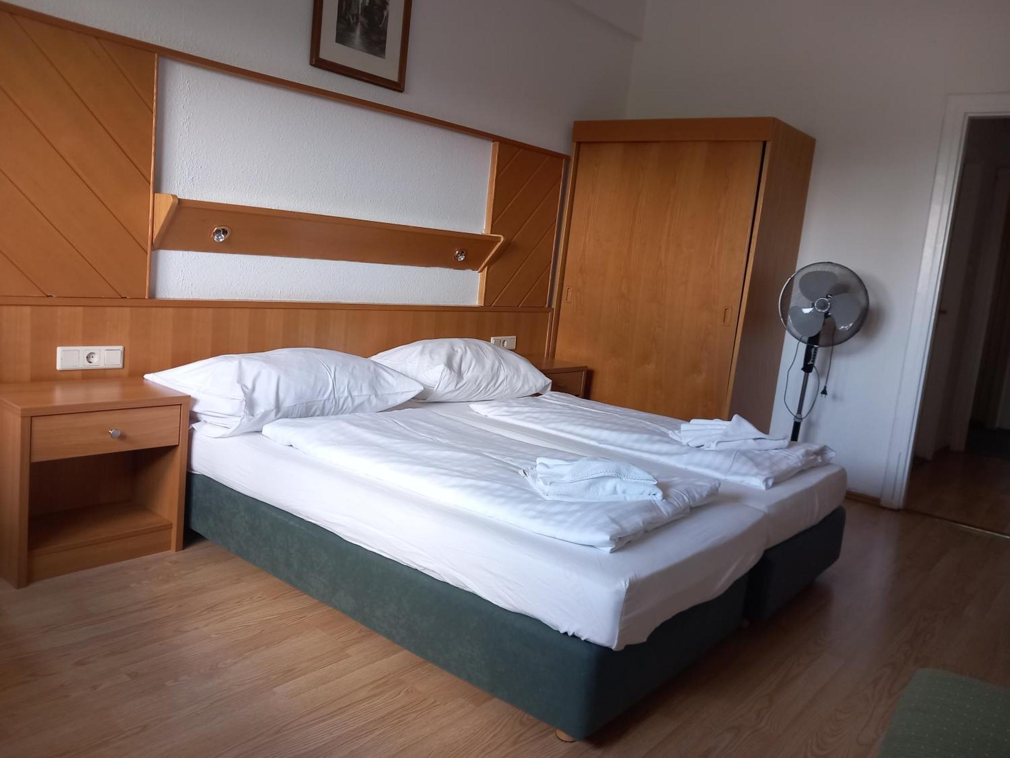 Hotel Familia Zamárdi Cameră foto
