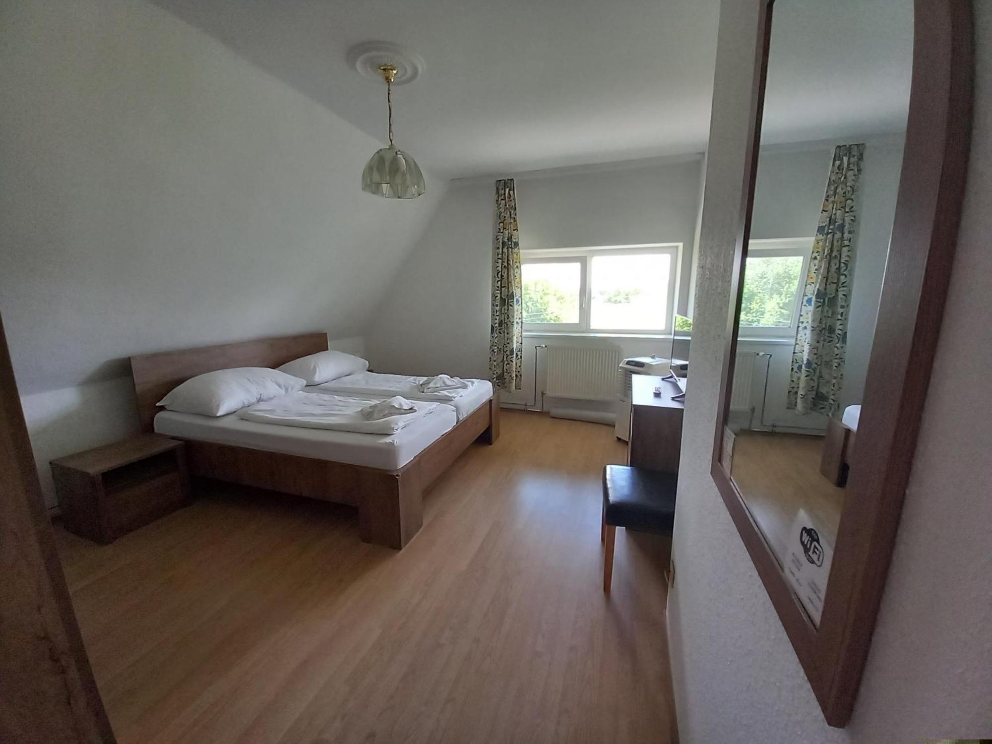 Hotel Familia Zamárdi Cameră foto