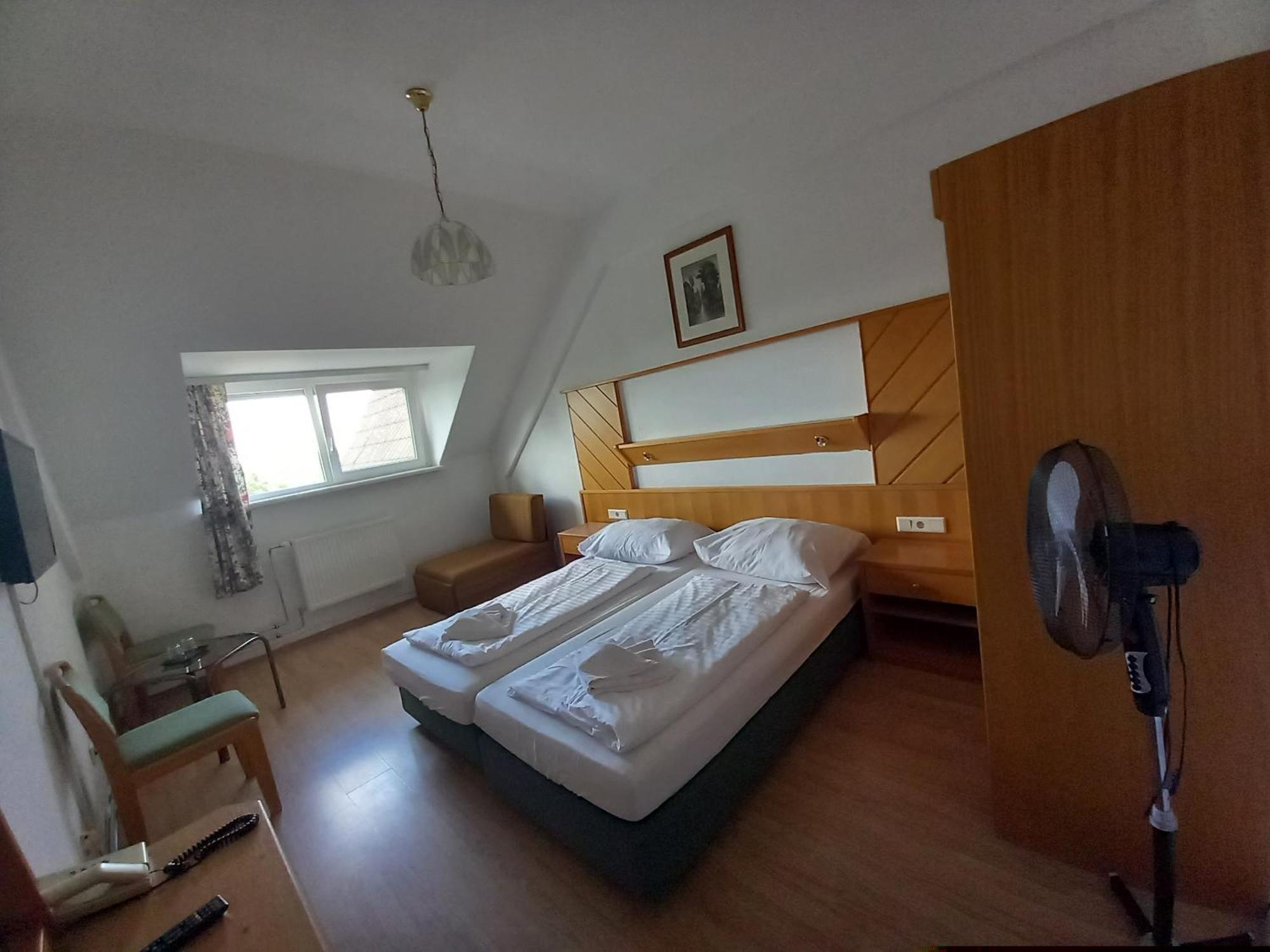Hotel Familia Zamárdi Cameră foto