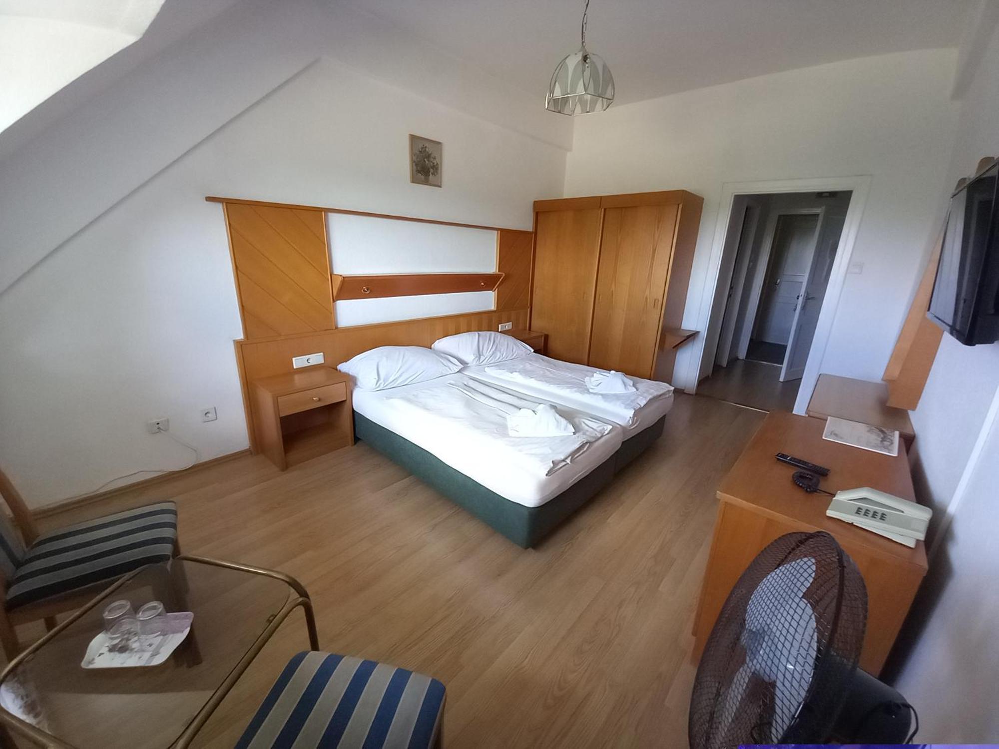 Hotel Familia Zamárdi Cameră foto